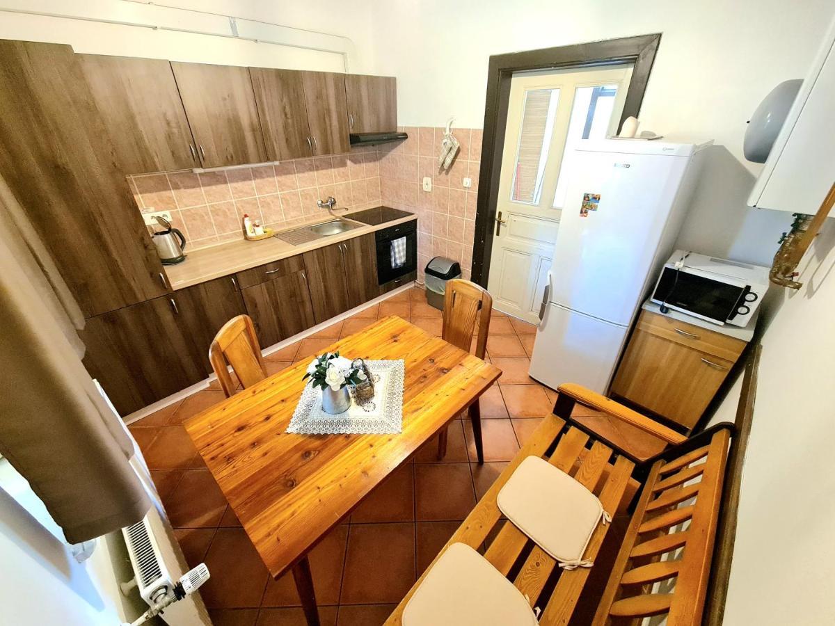 Uzkokolejky - Apartmany Strizovice Ngoại thất bức ảnh